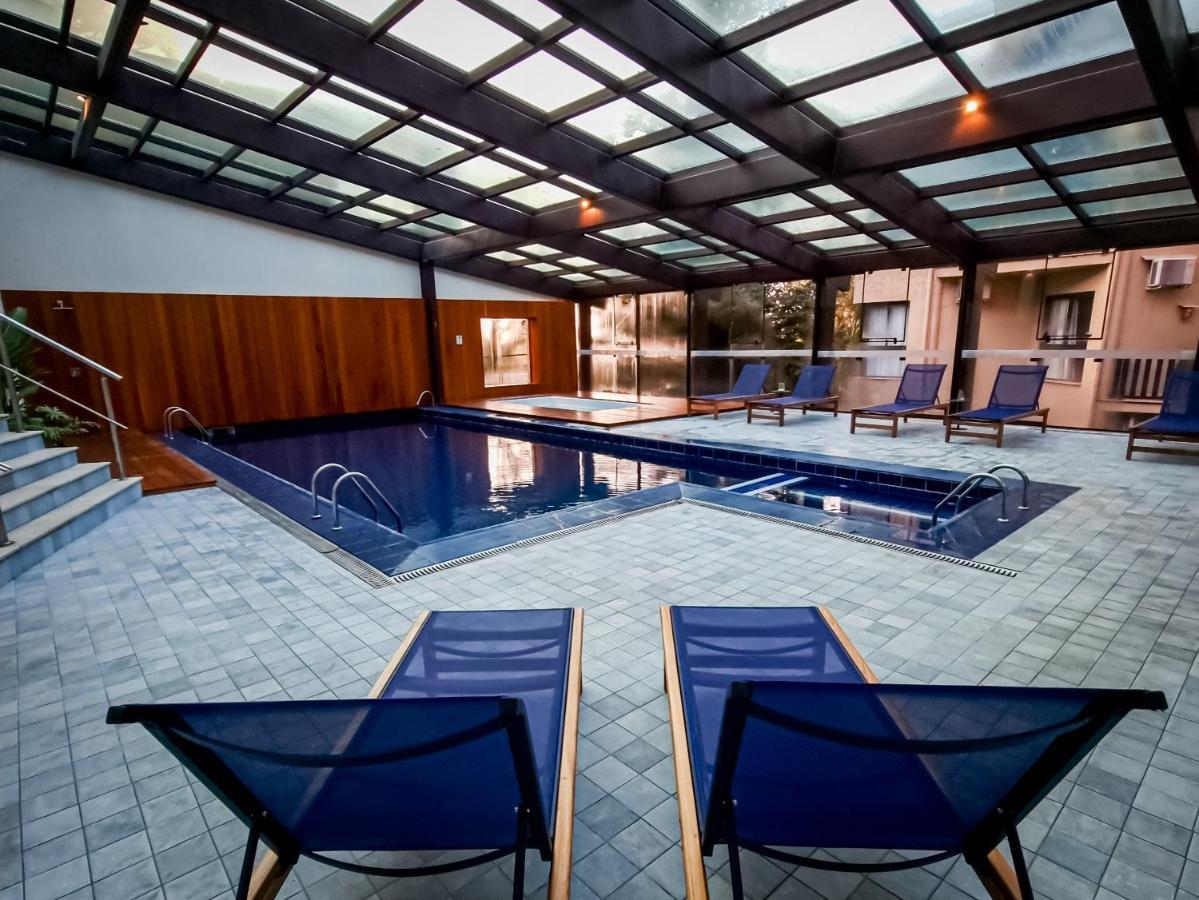Wish Serrano Resort กรามาโด ภายนอก รูปภาพ The pool at the hotel