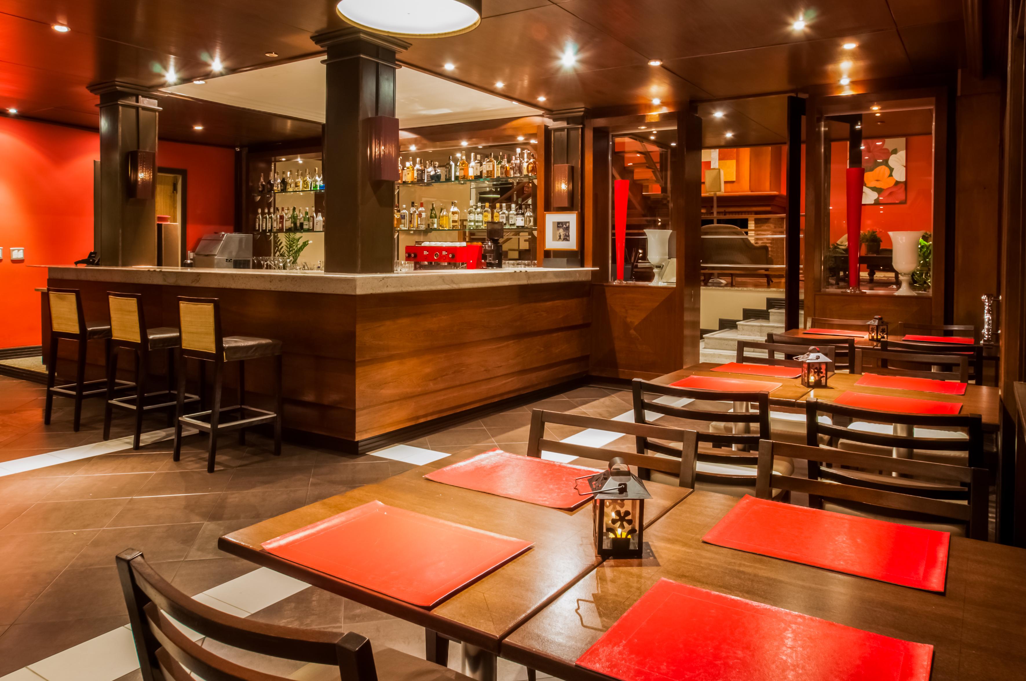 Wish Serrano Resort กรามาโด ภายนอก รูปภาพ The interior of a typical restaurant