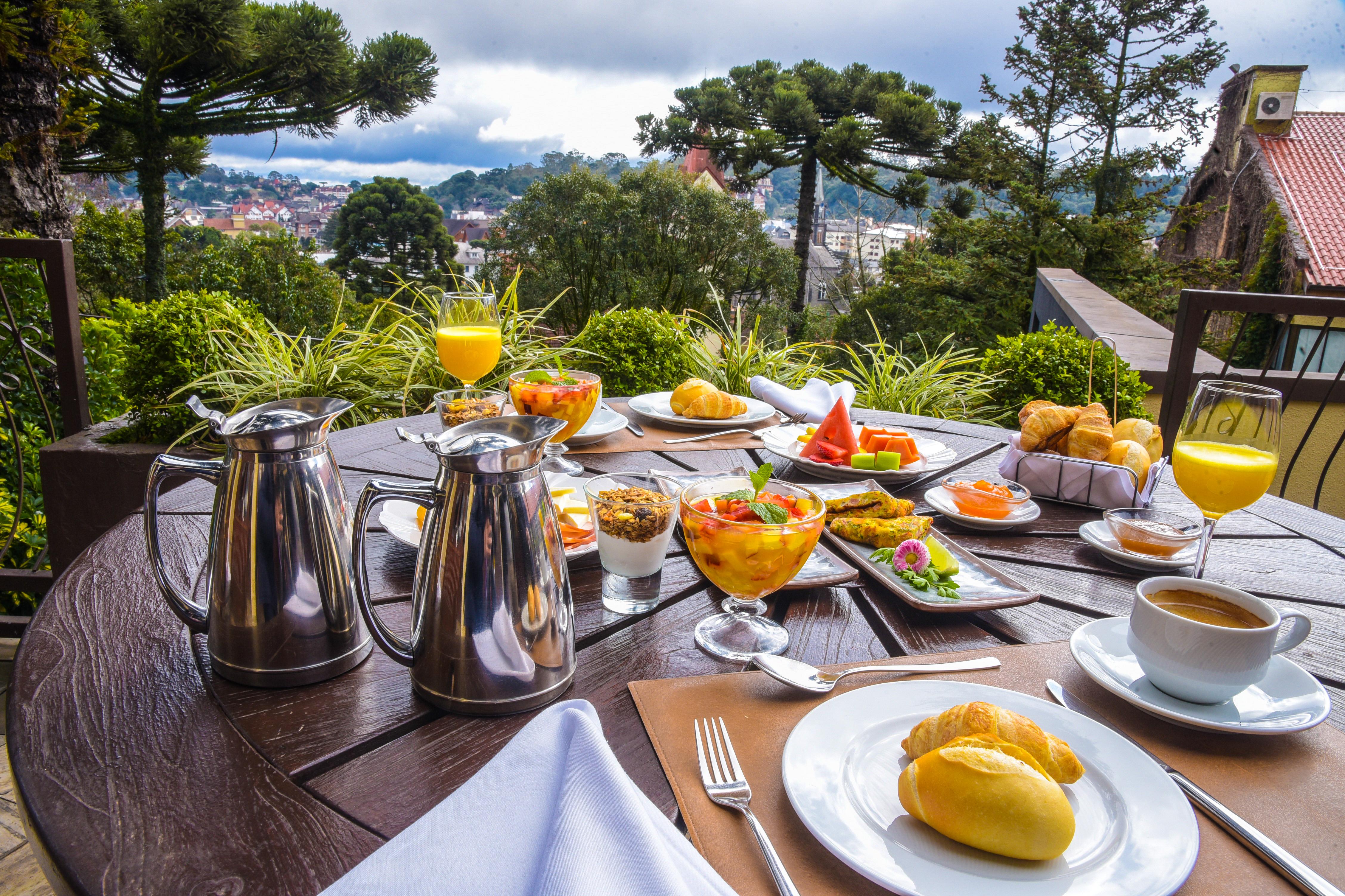 Wish Serrano Resort กรามาโด ภายนอก รูปภาพ Breakfast at the hotel