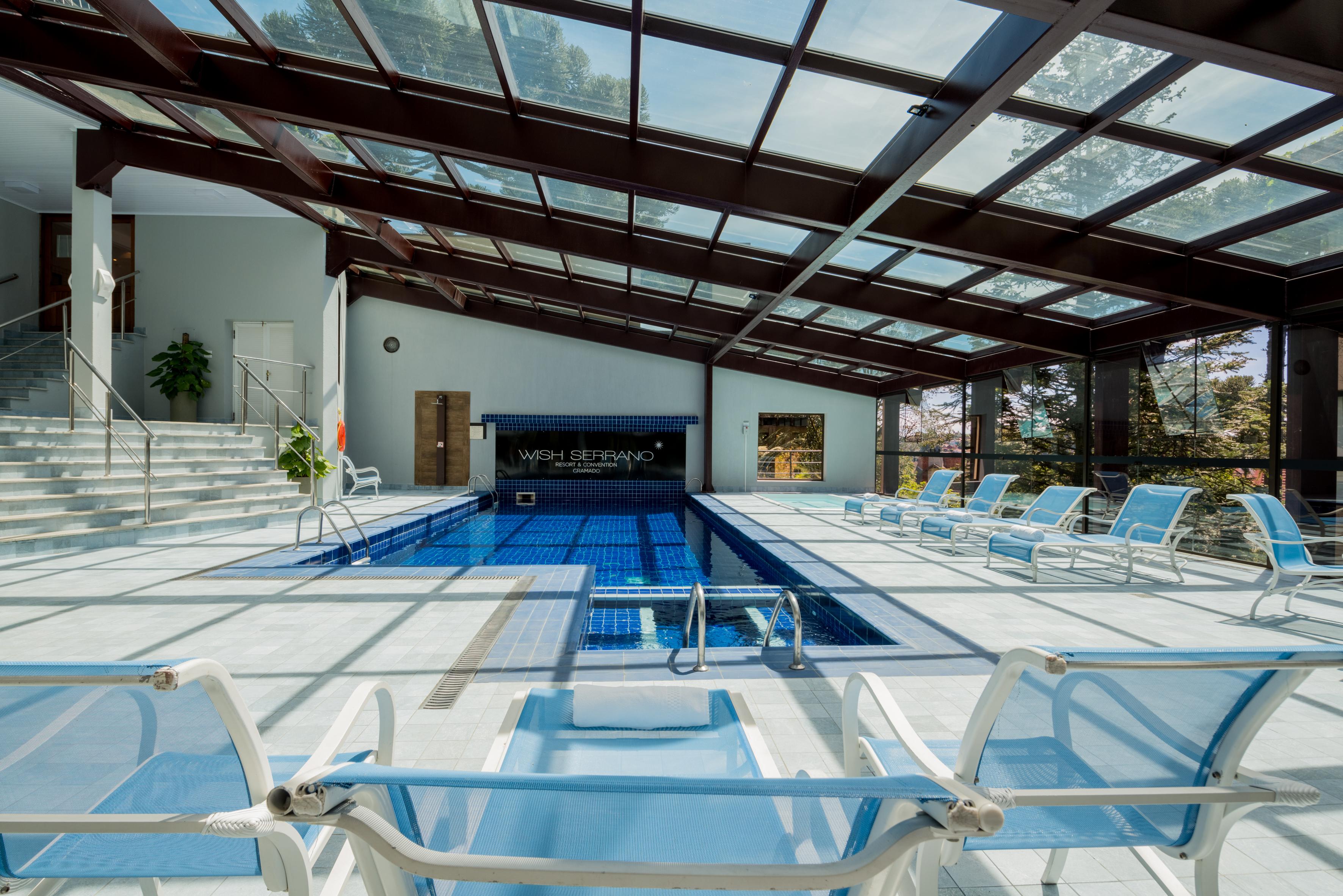 Wish Serrano Resort กรามาโด ภายนอก รูปภาพ Swimming pool at the hotel